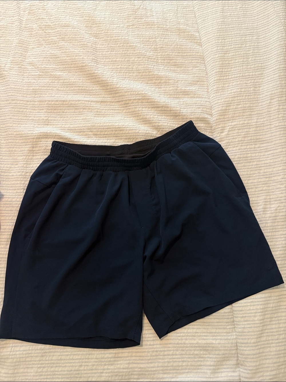 Lululemon Men's Athletic Elastic-Waist Shorts in Navy 7inch